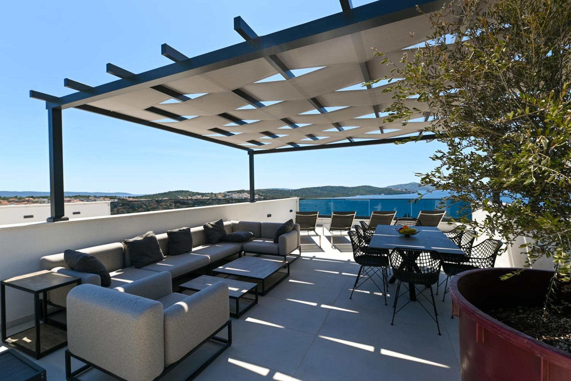 Penthouse Bluesky Apartment *