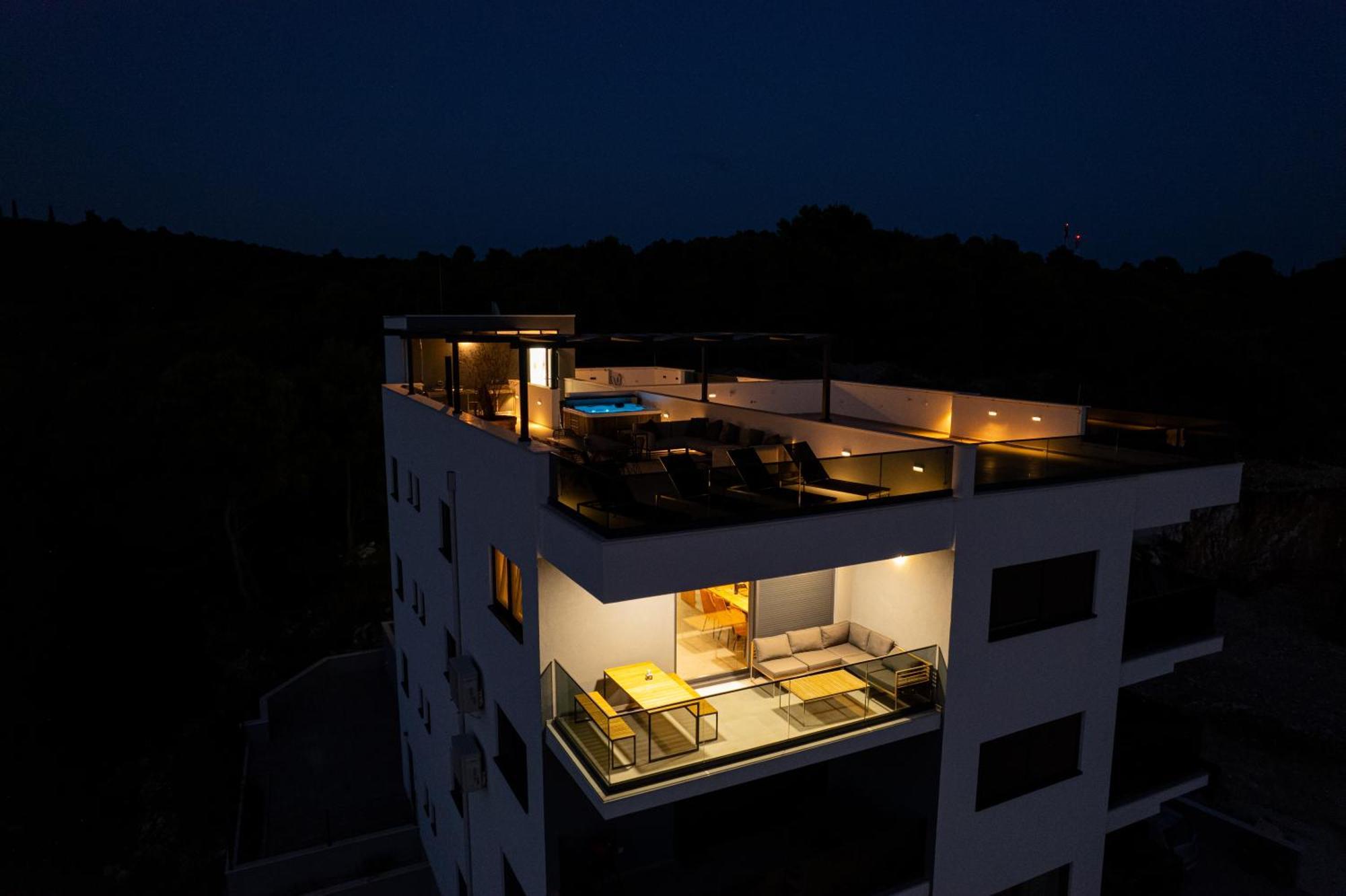 Penthouse Bluesky Apartament Okrug Gornji