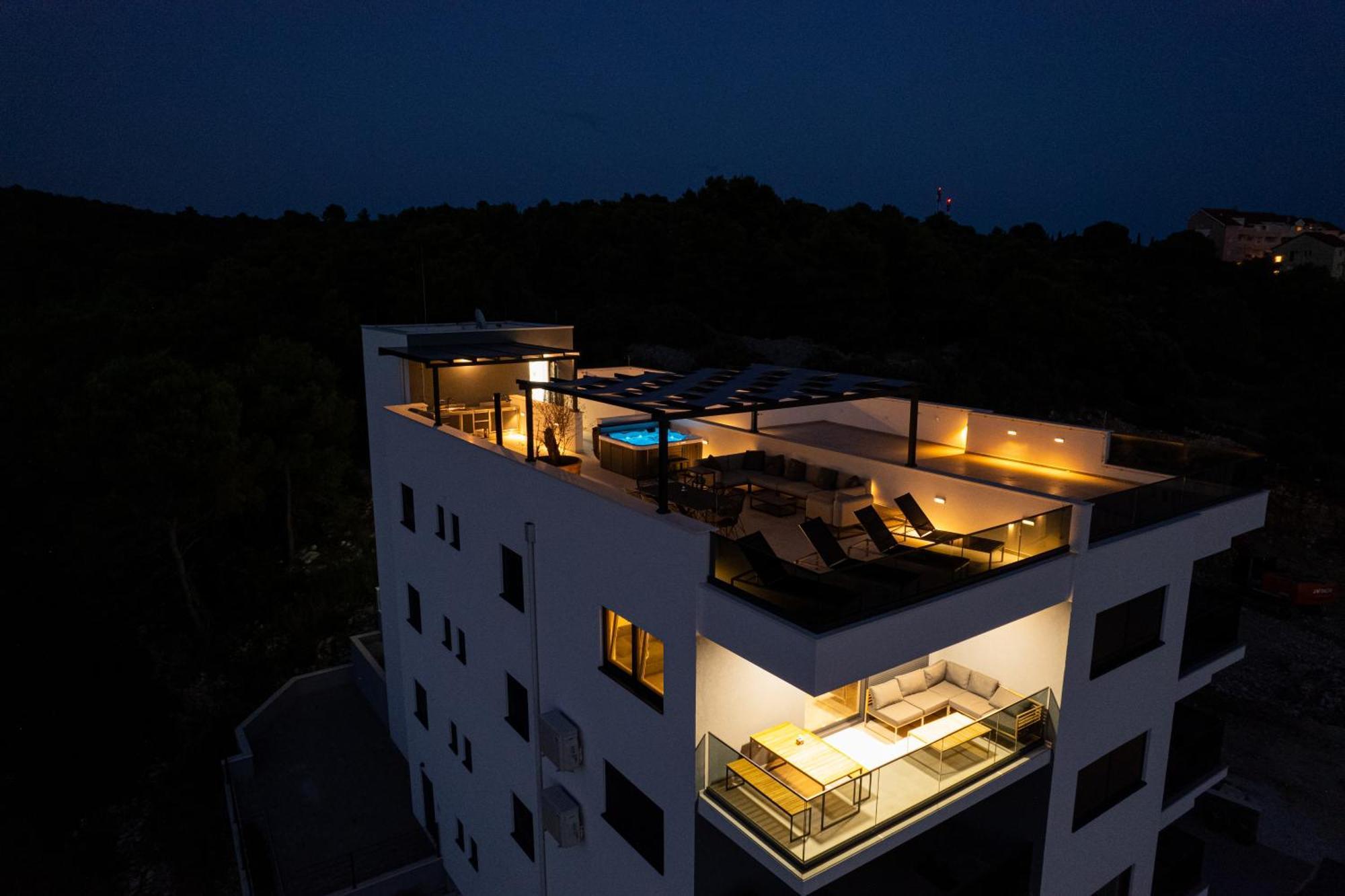 Penthouse Bluesky *