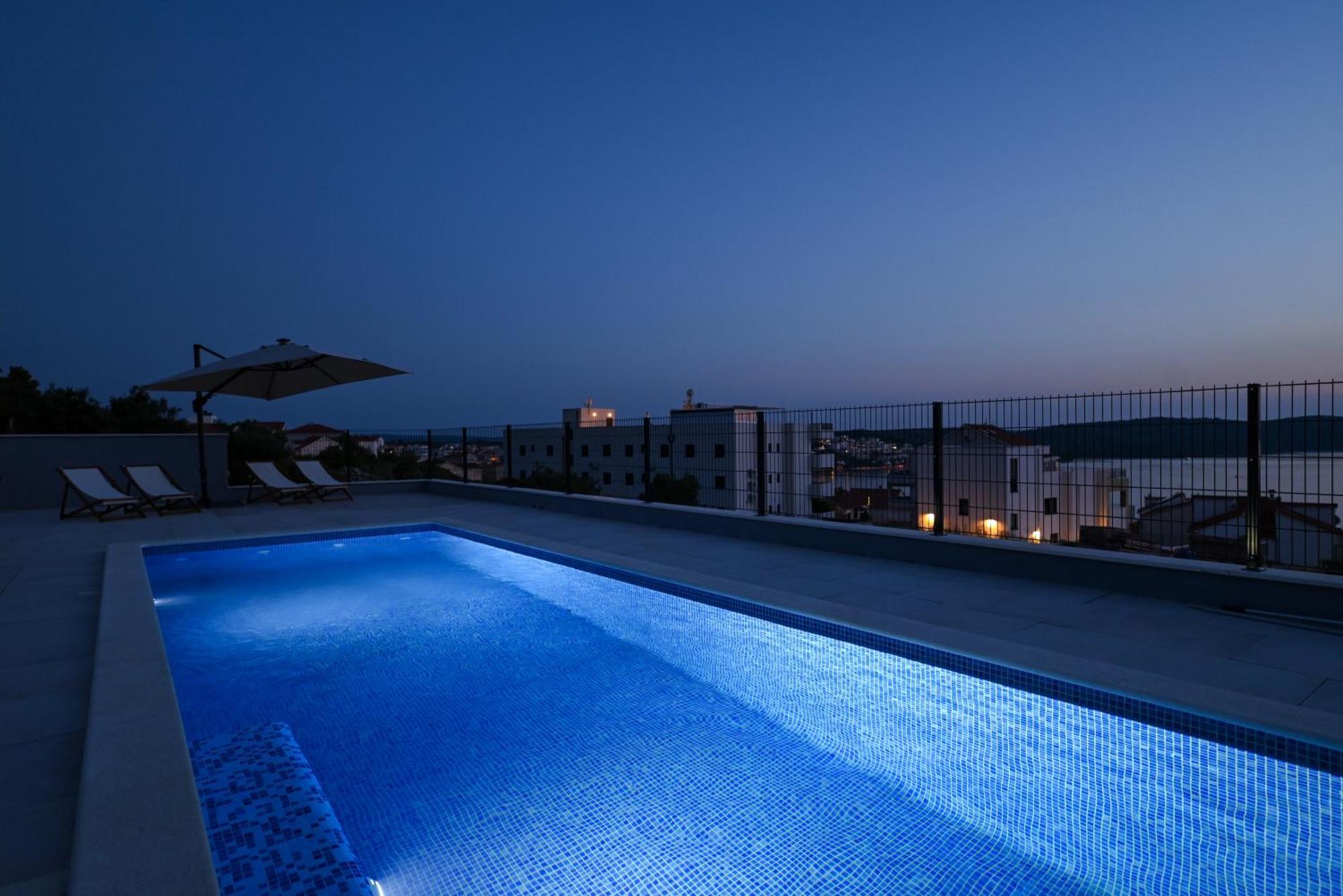Penthouse Bluesky Apartment
