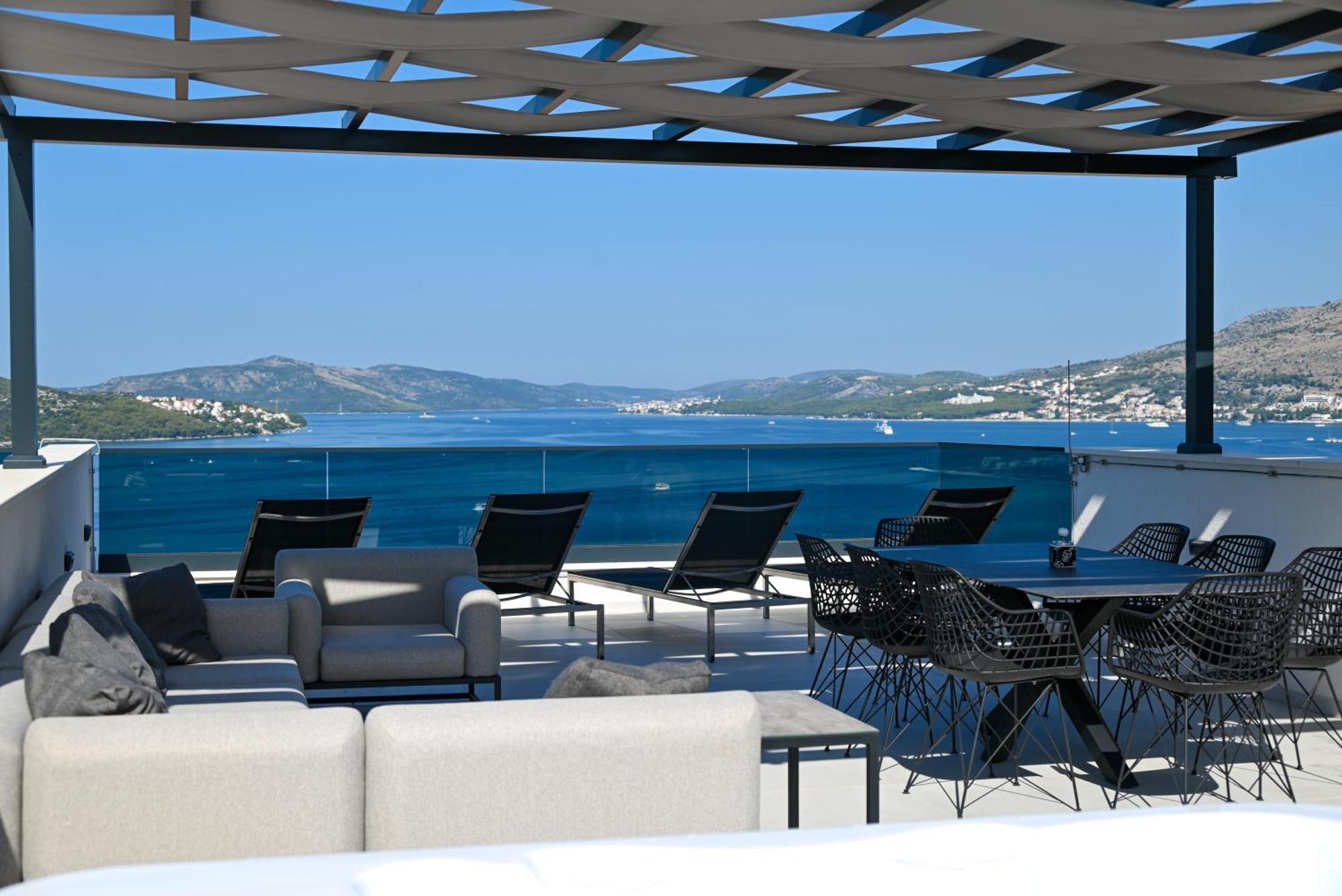Apartment Penthouse Bluesky Okrug Gornji