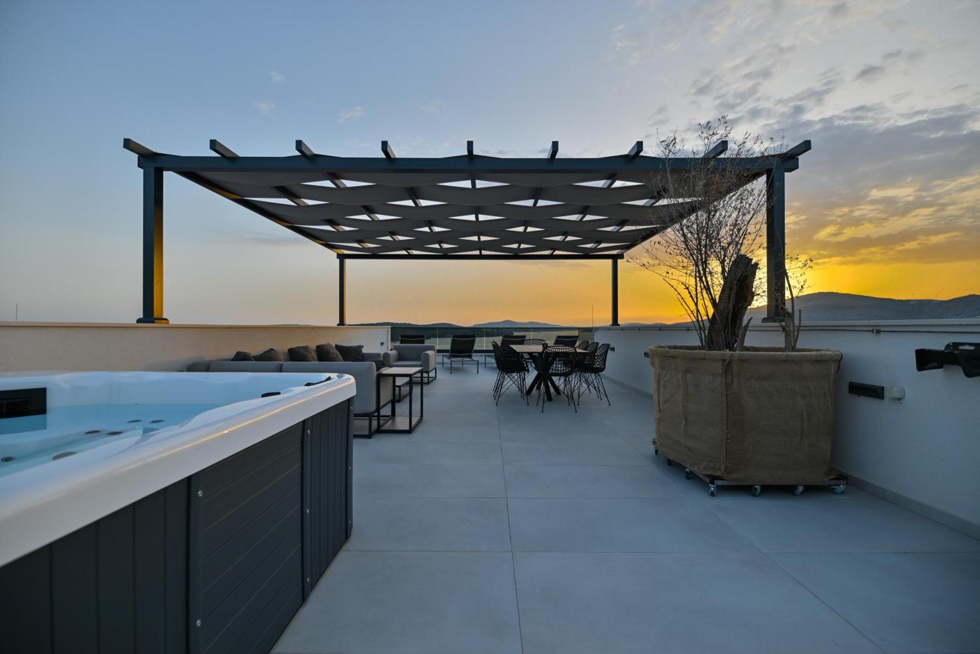 Penthouse Bluesky Apartment